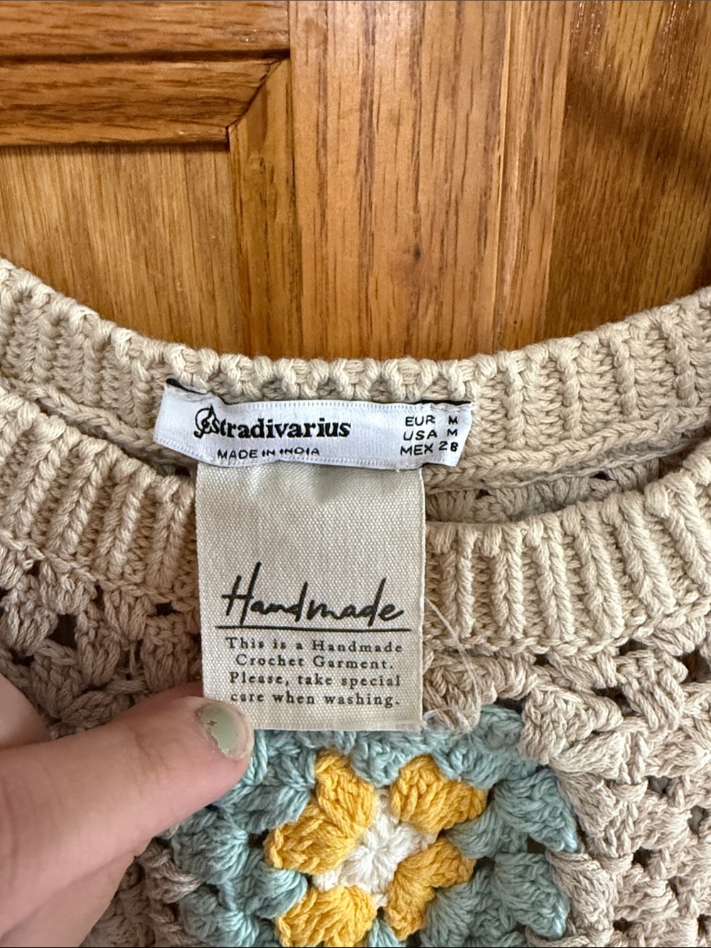 stradivarius Beige Crochet Cropped Vest with Multicolor Granny Squares - Picture 2 of 4
